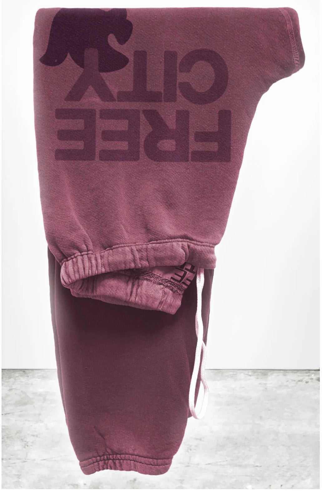 FREECITY LARGE SWEATPANT ROSES