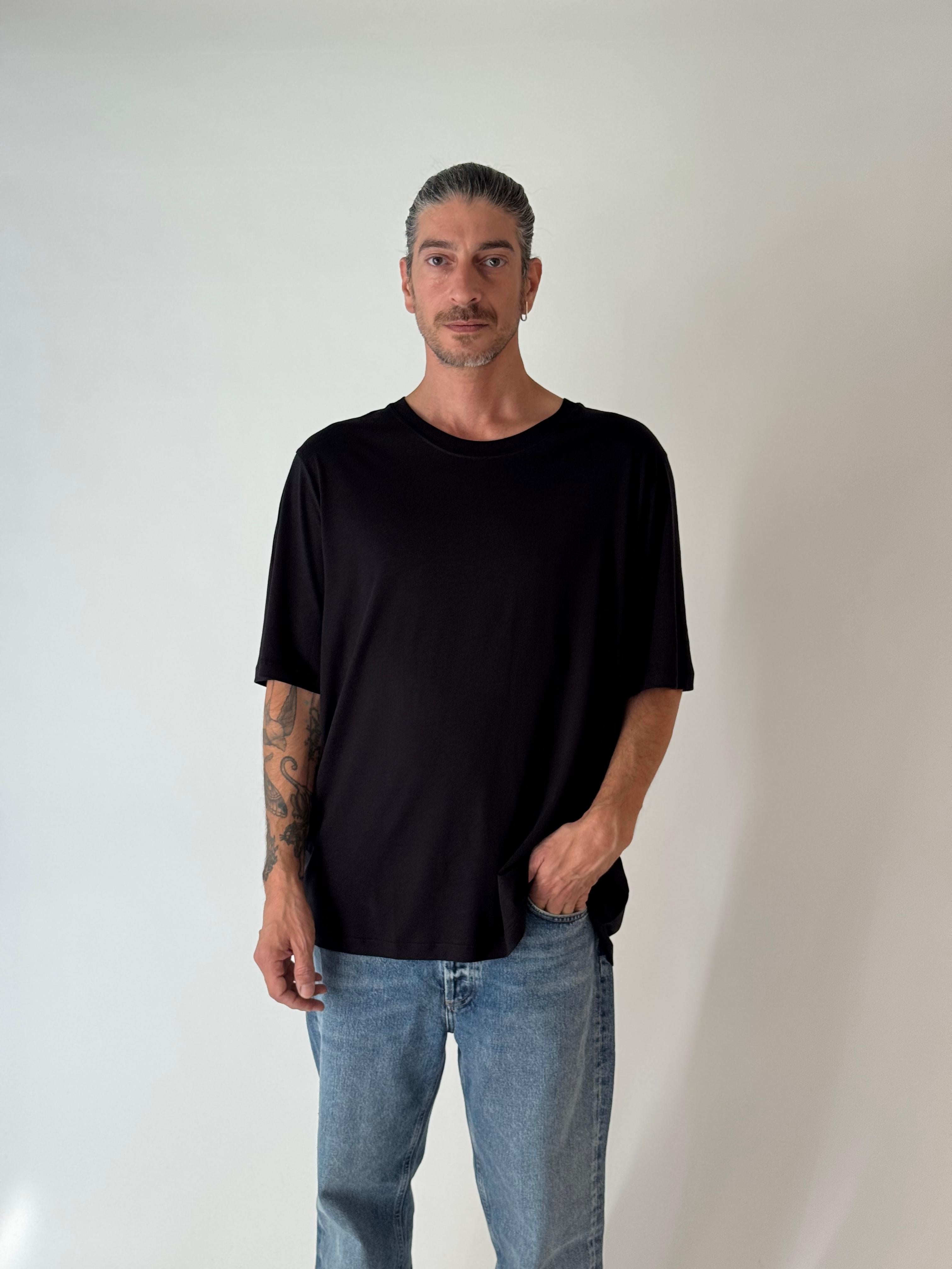 Round neck short slv BLACK