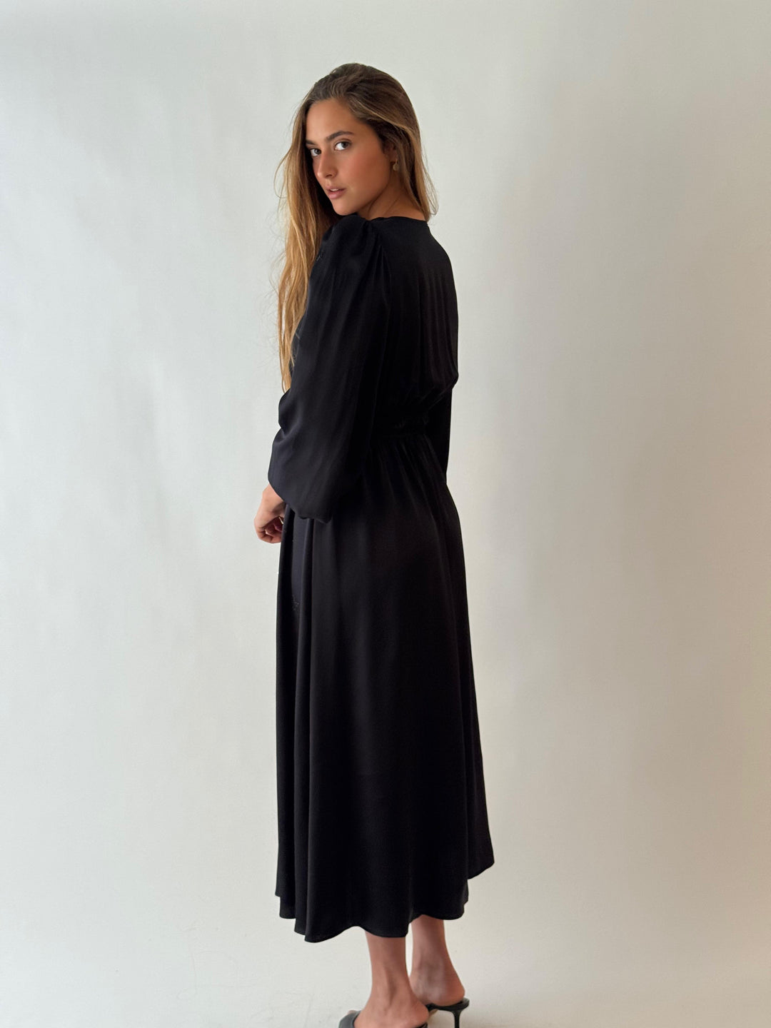 Maxi dress w long sleeves BLACK