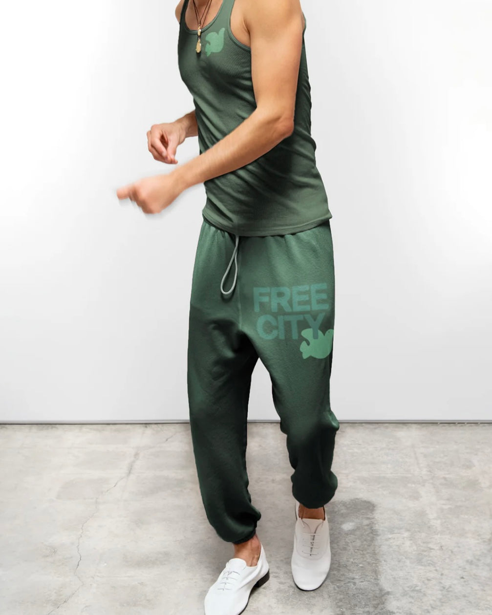 FREECITY LARGE SWEATPANT EATGREEN