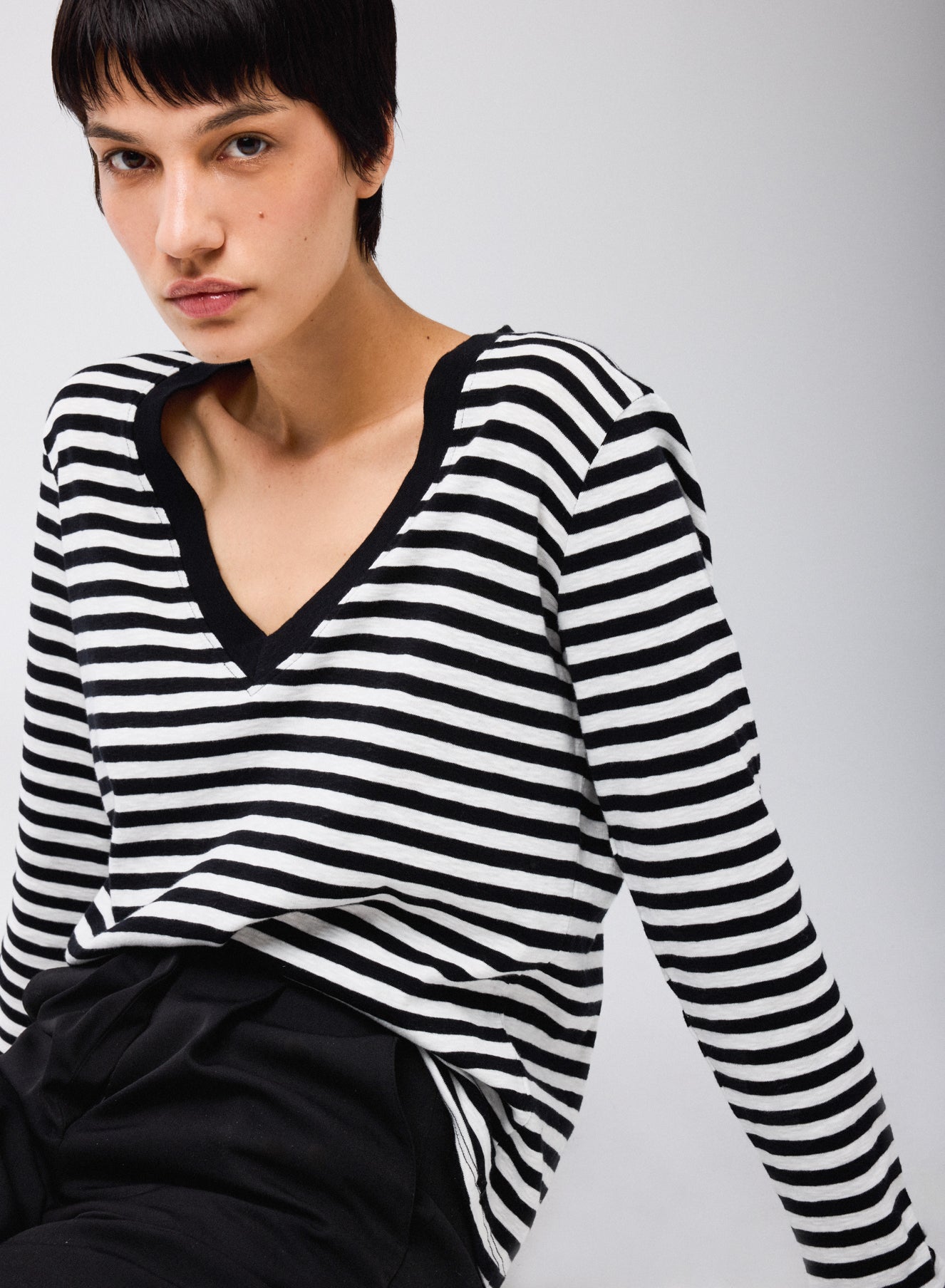 V neck T-shirt BLACK/MILK