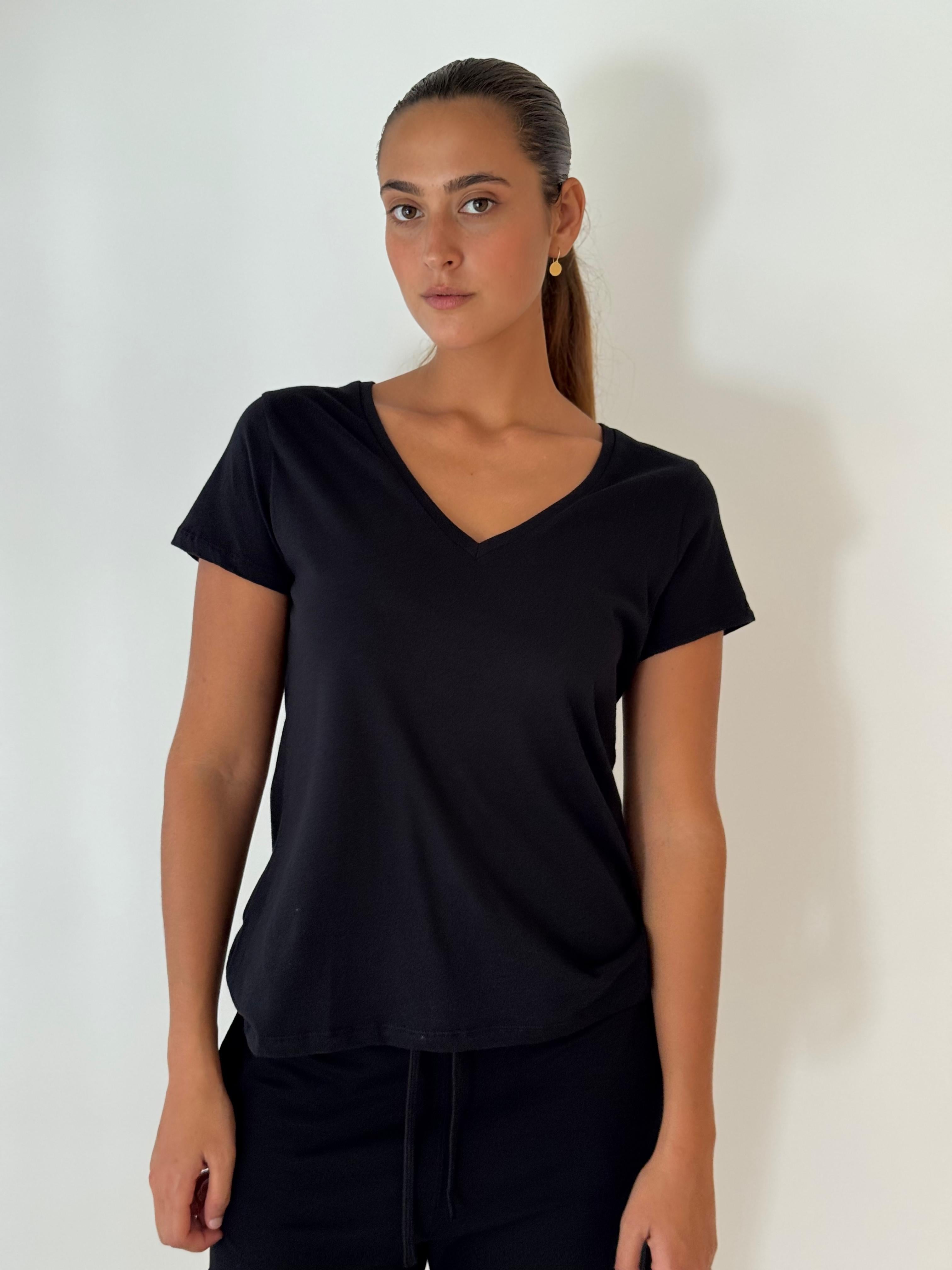 v neck shirt BLACK