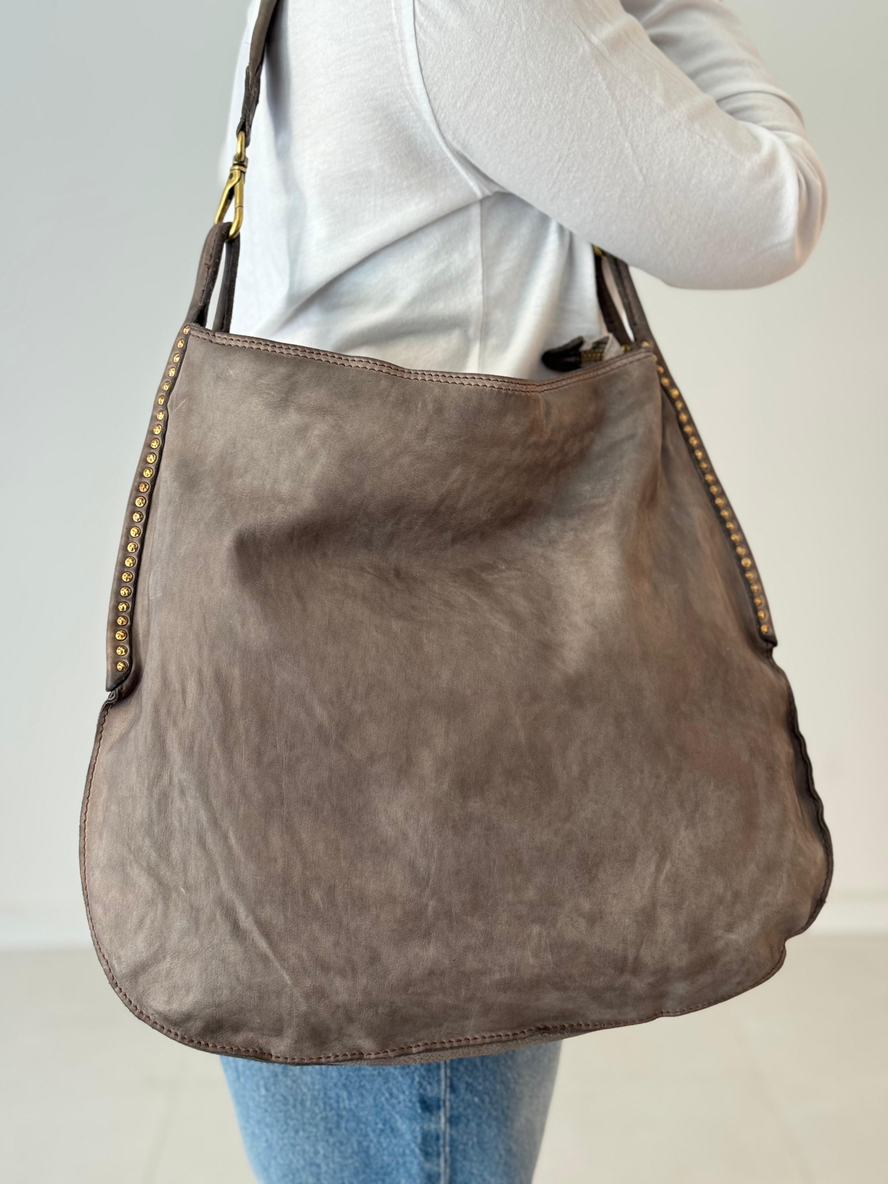 Luana shoulder bag cow+studs CEMENT