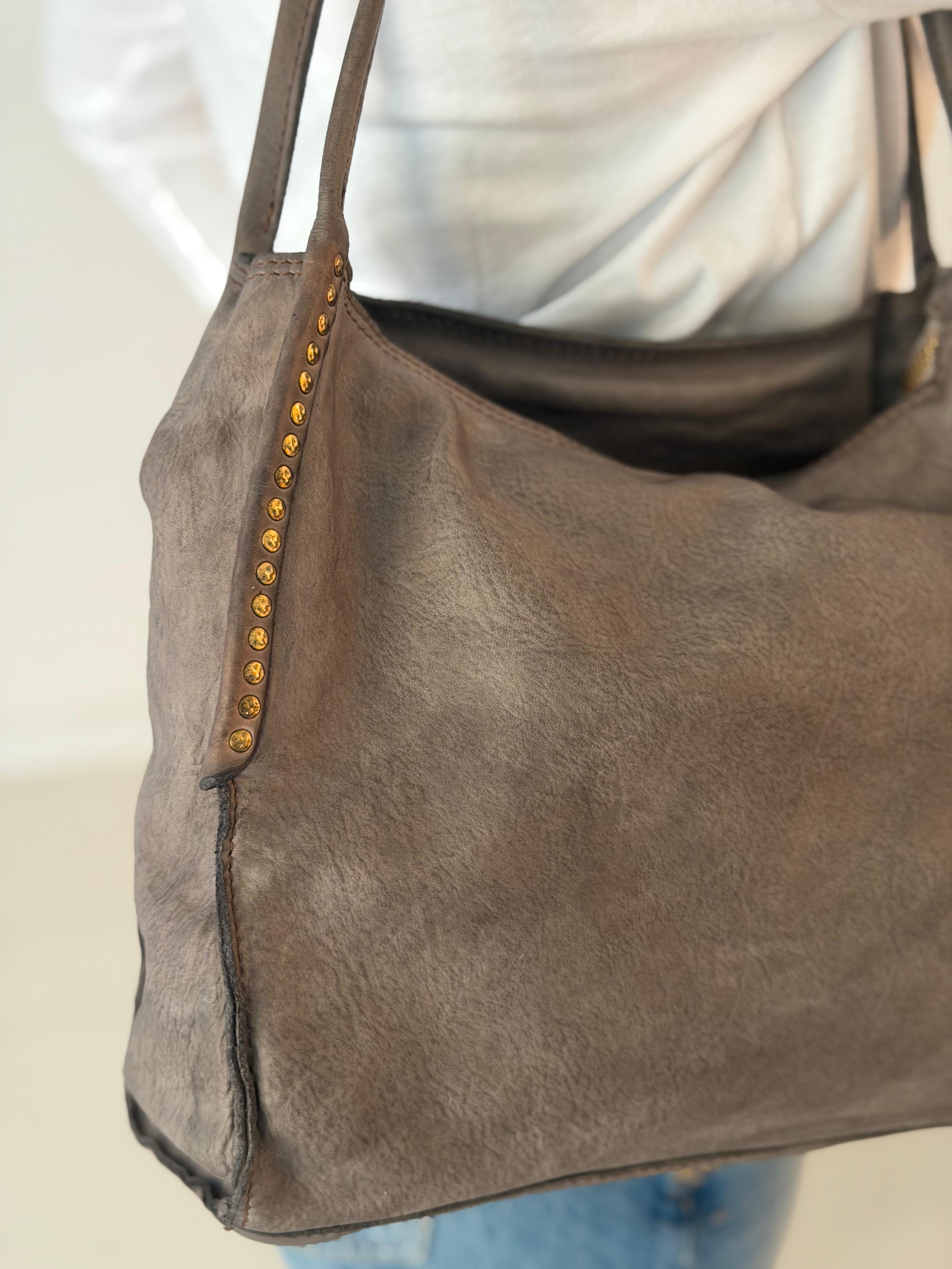 Viola shopping cow+studs CEMENT