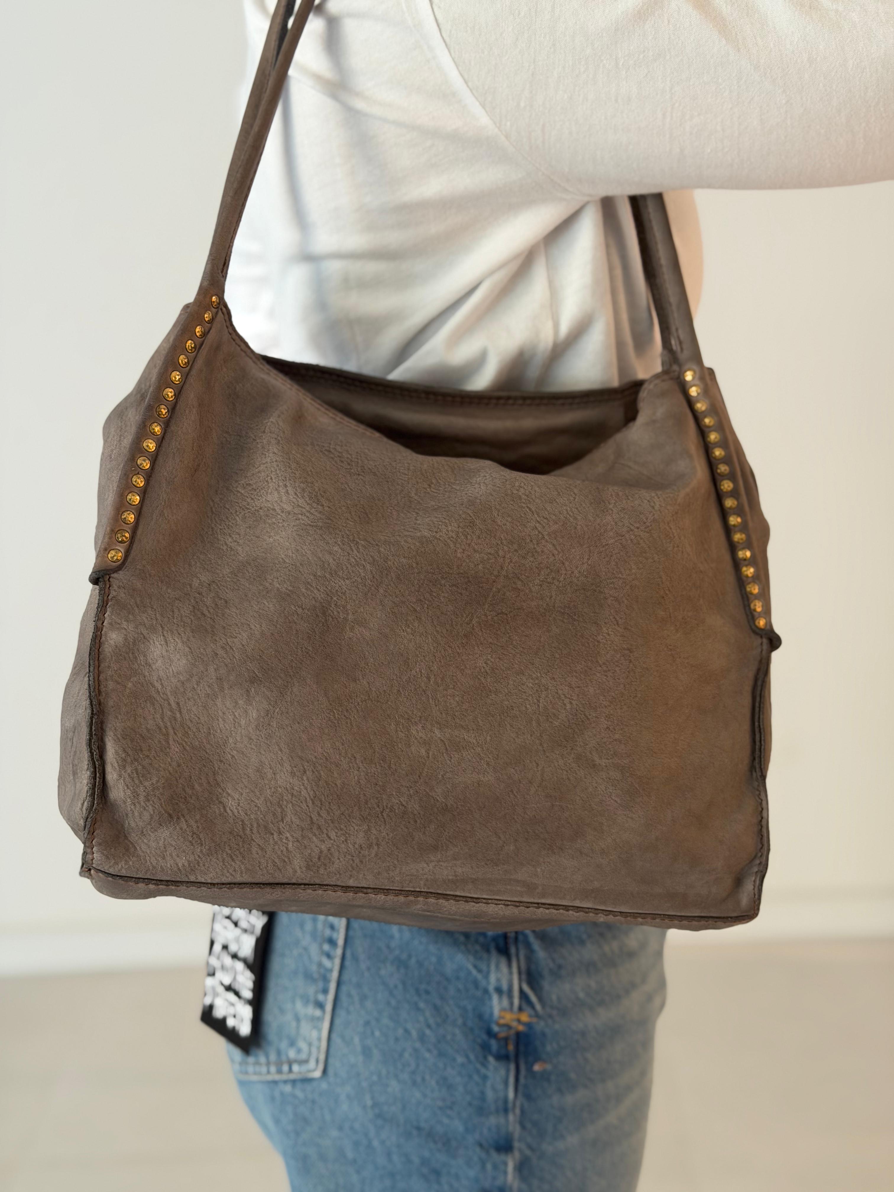 Viola shopping cow+studs CEMENT