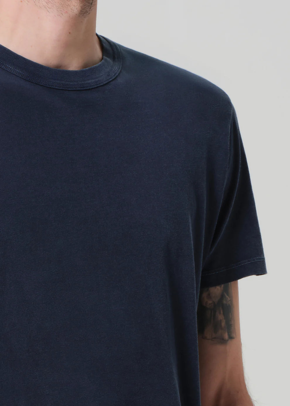 Everyday tee in volcanic WASHED MARINE